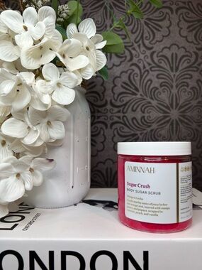 AMINNAH Sugar Crush Body Sugar Scrub — Mango & Leche